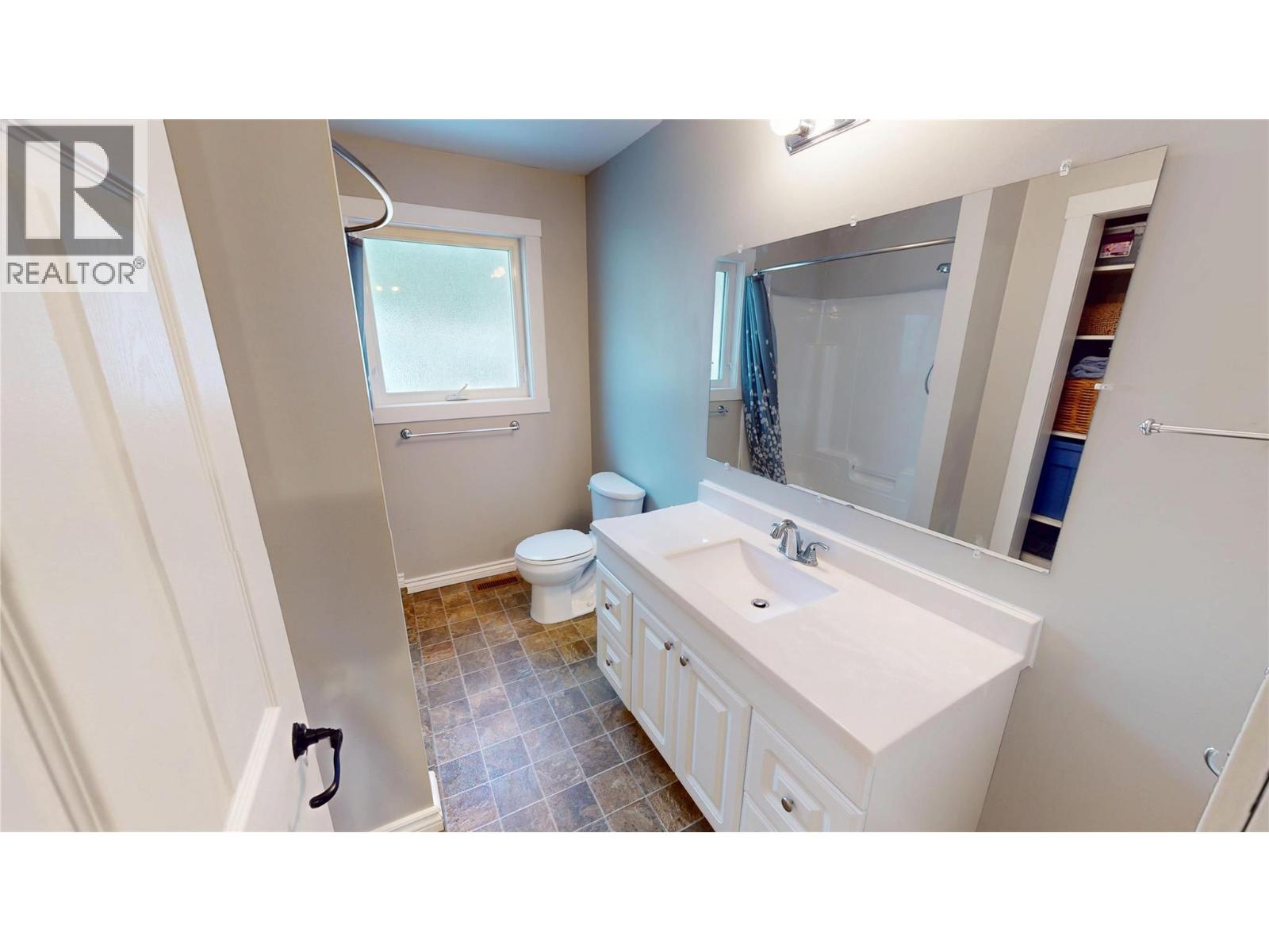 8279 Sun Creek Road, Canal Flats