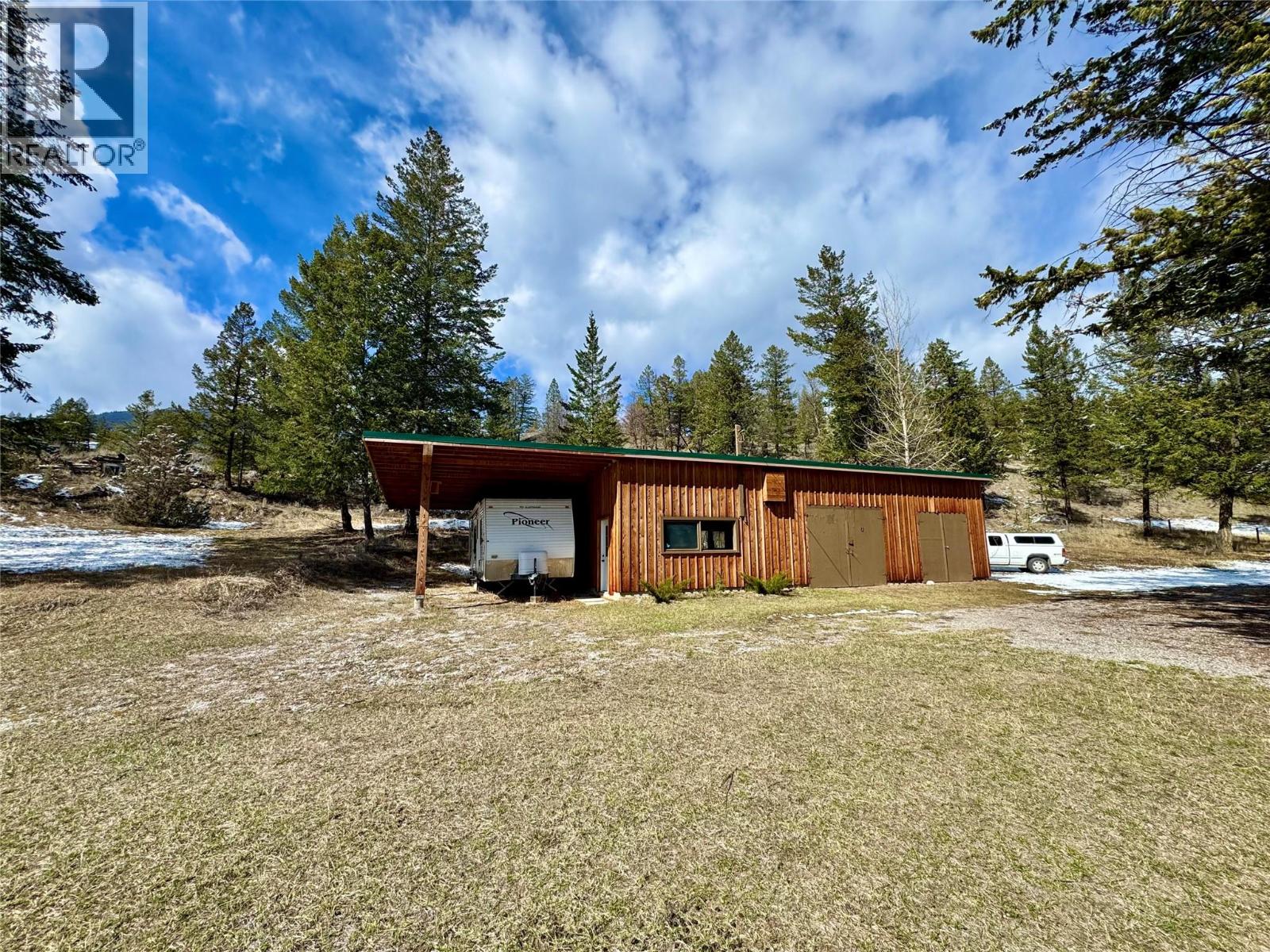 8279 Sun Creek Road, Canal Flats