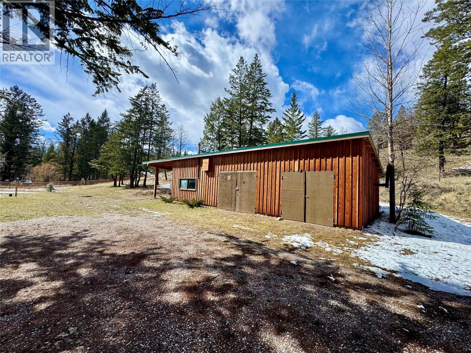 8279 Sun Creek Road, Canal Flats