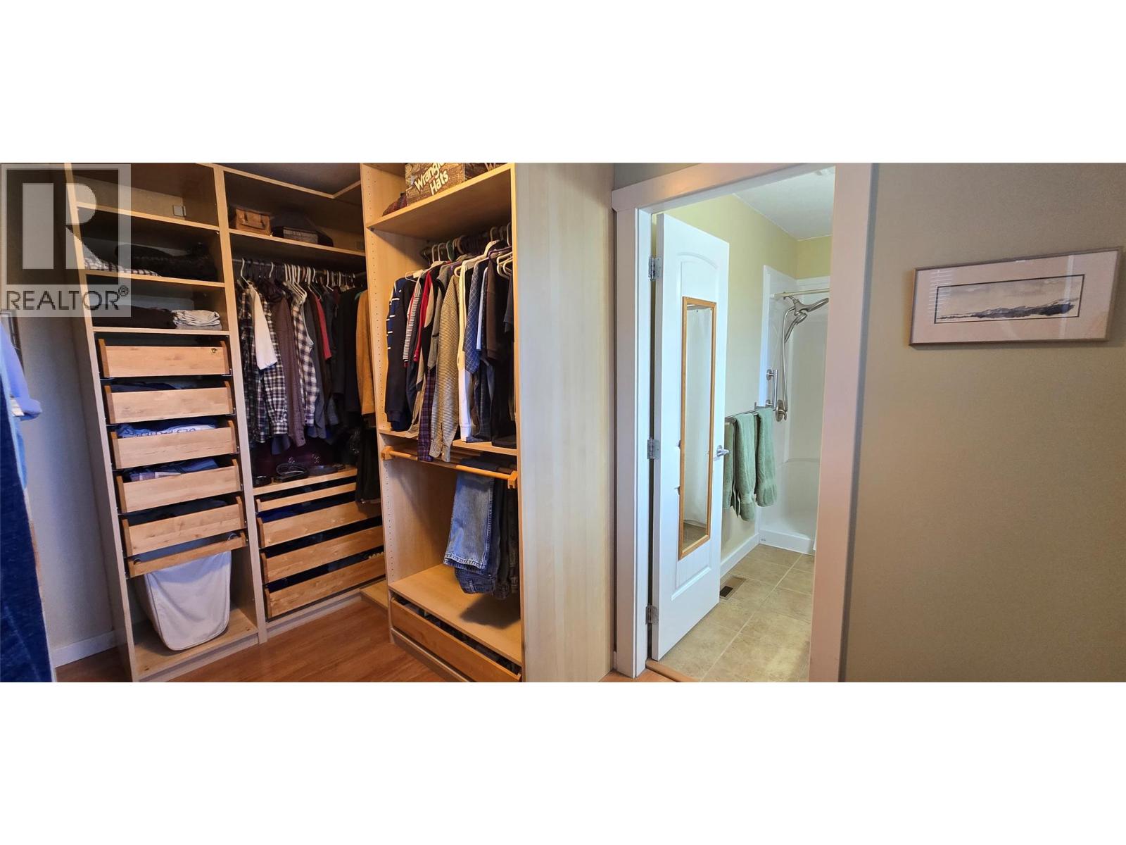 205 GREASEWOOD Avenue, Oliver