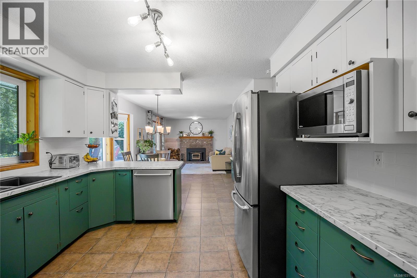 4299 Entrance Ave, Ladysmith