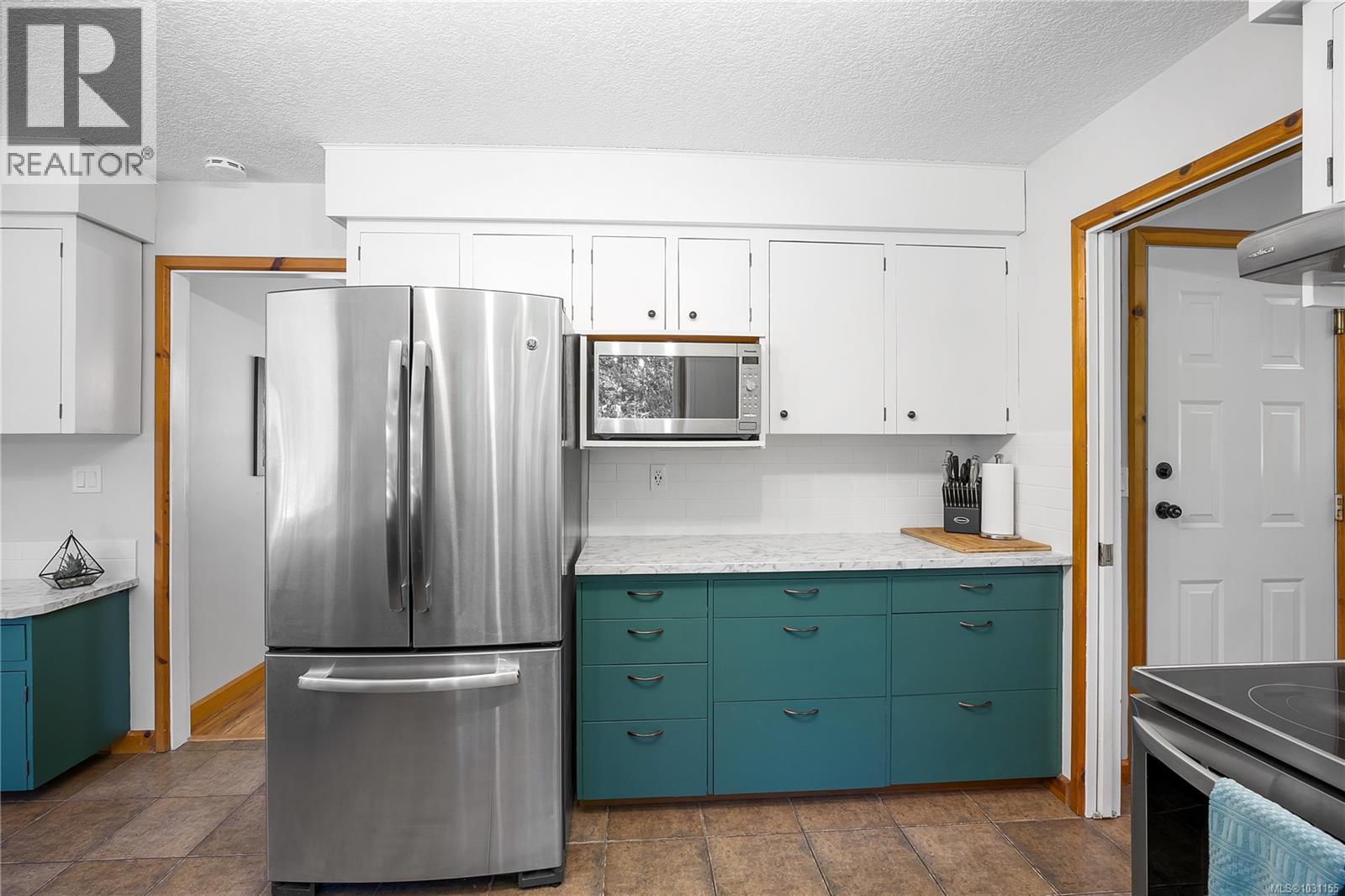 4299 Entrance Ave, Ladysmith