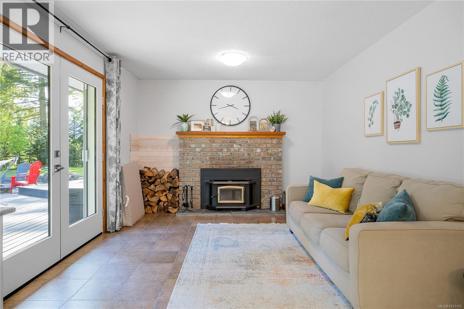 4299 Entrance Ave, Ladysmith