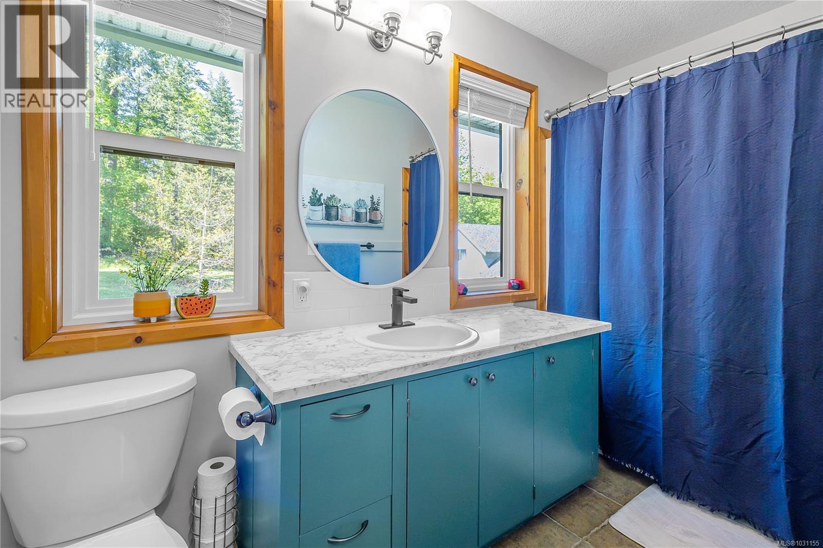 4299 Entrance Ave, Ladysmith