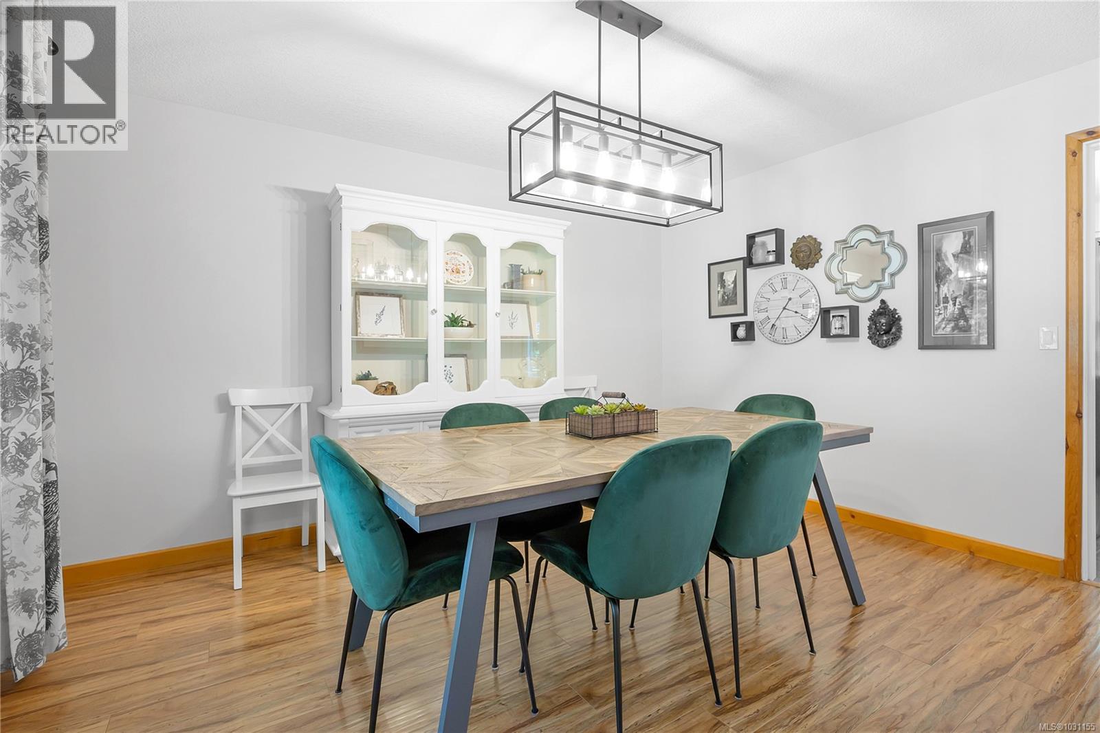 4299 Entrance Ave, Ladysmith