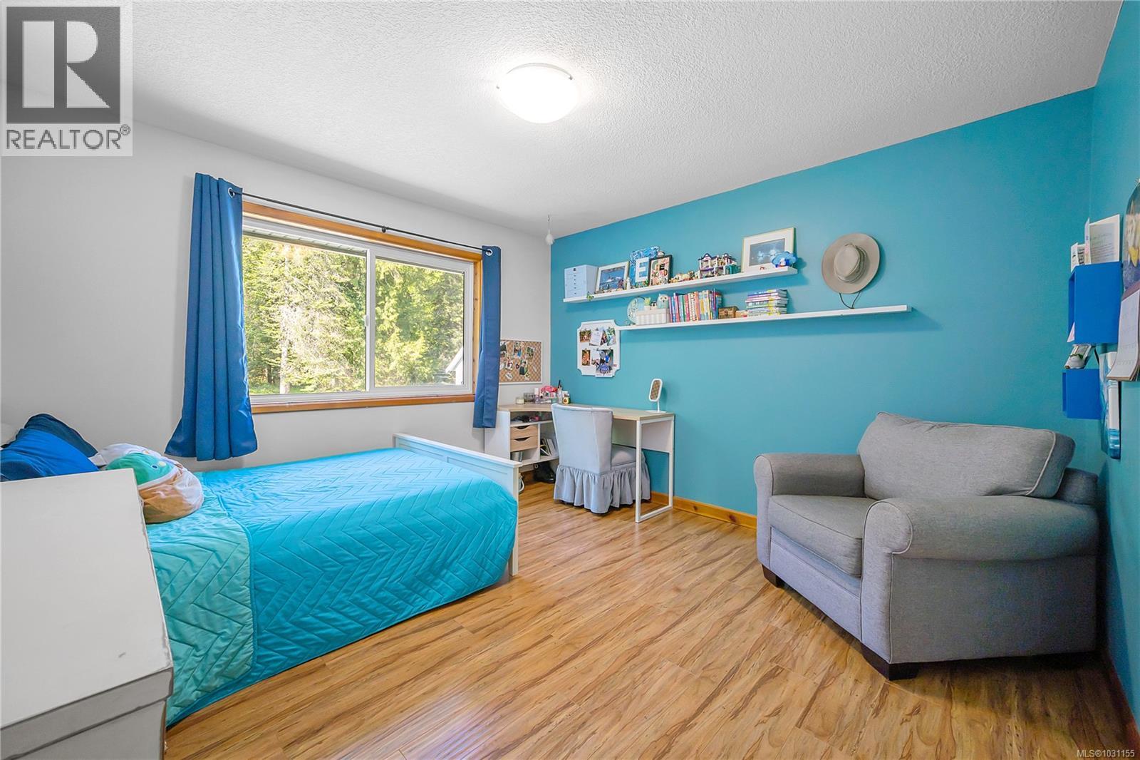 4299 Entrance Ave, Ladysmith