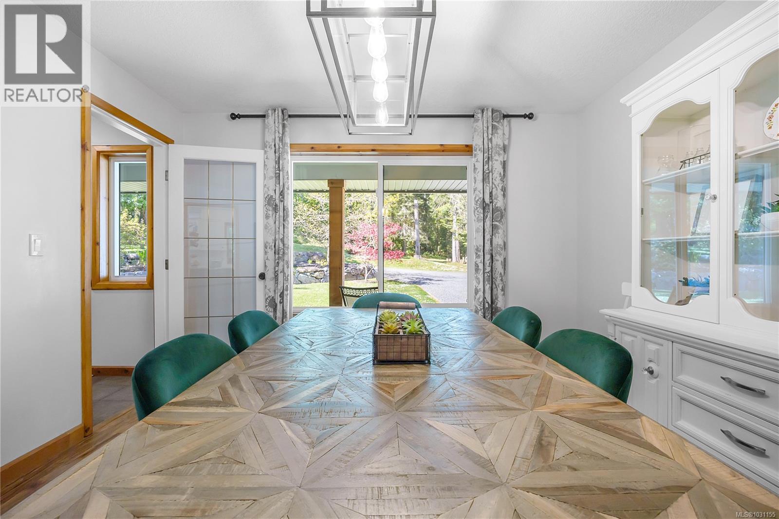 4299 Entrance Ave, Ladysmith