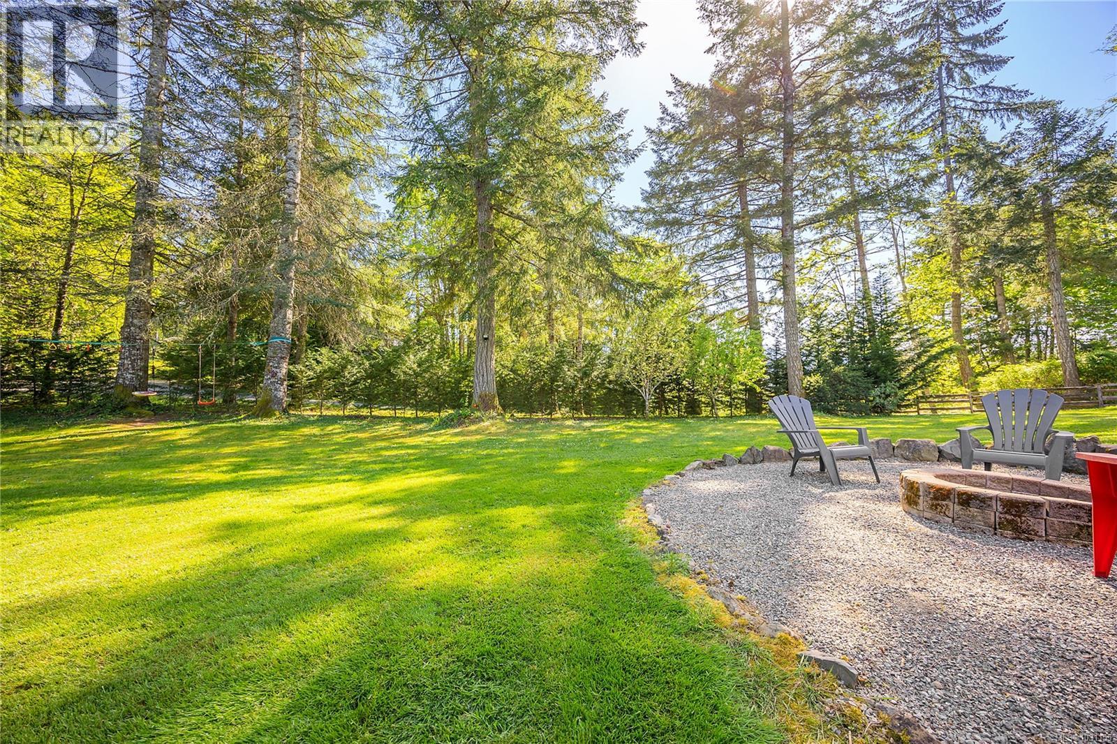 4299 Entrance Ave, Ladysmith