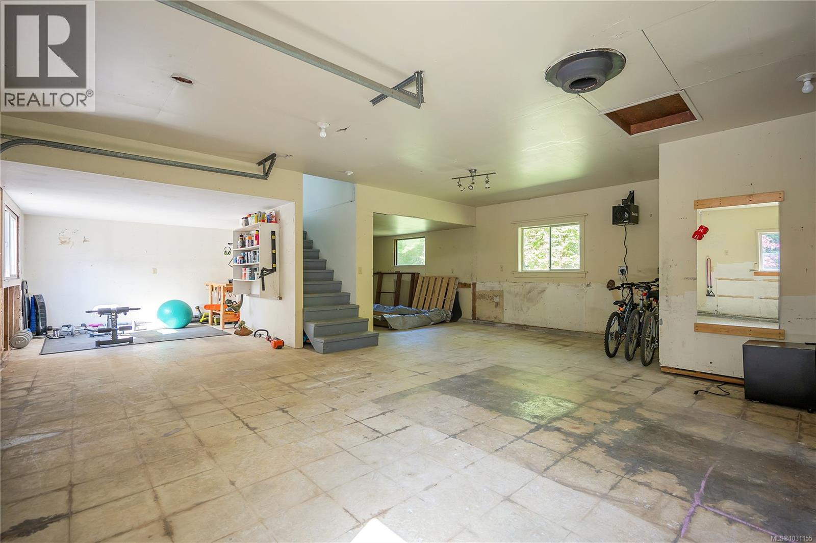 4299 Entrance Ave, Ladysmith