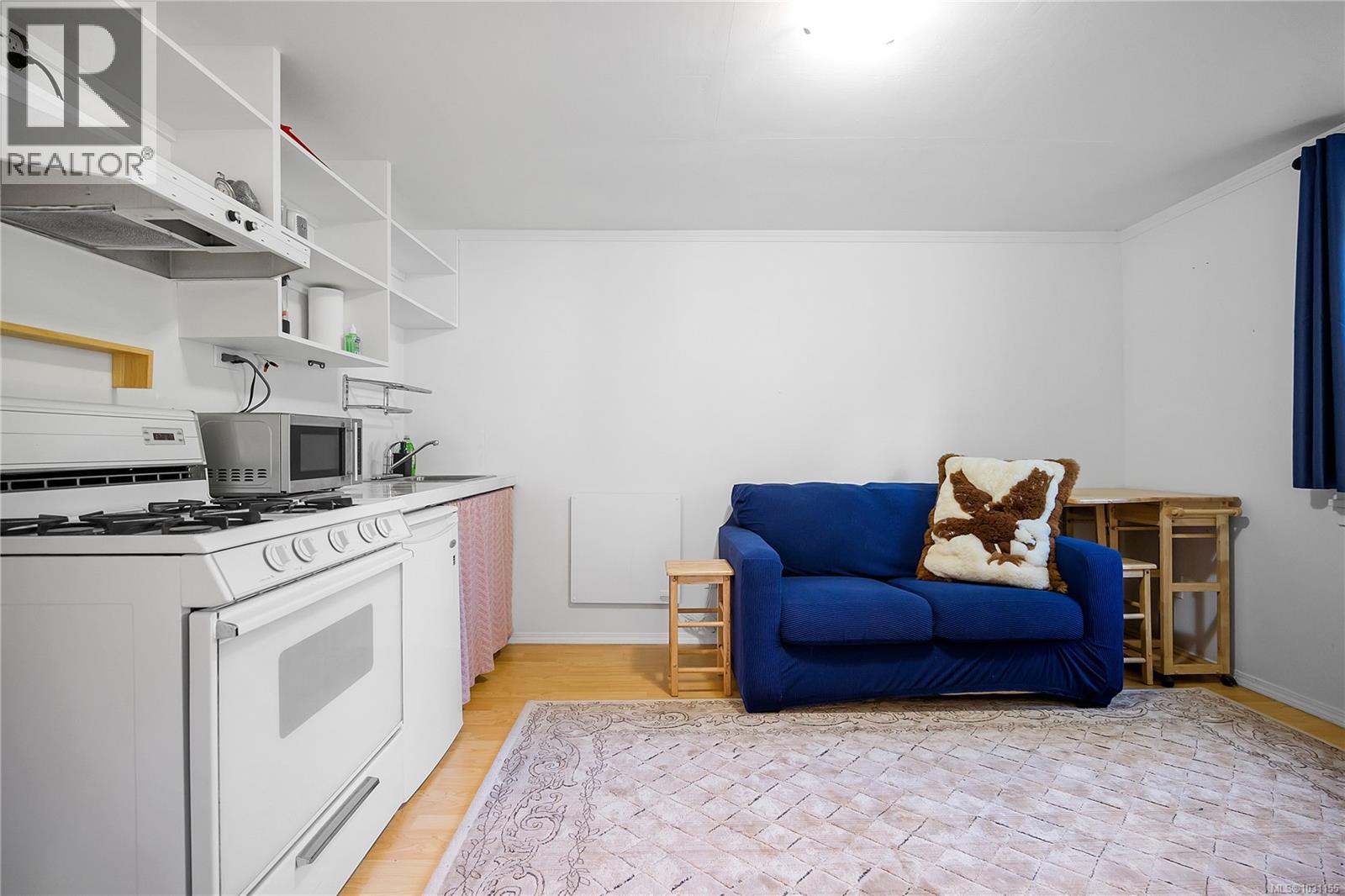 4299 Entrance Ave, Ladysmith