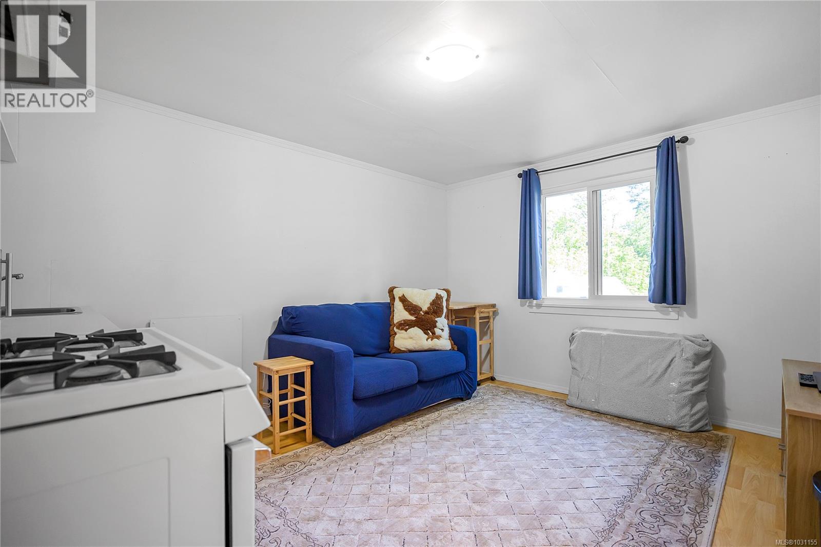 4299 Entrance Ave, Ladysmith