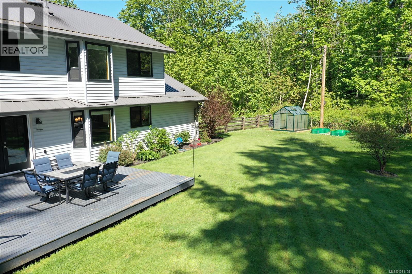 4299 Entrance Ave, Ladysmith