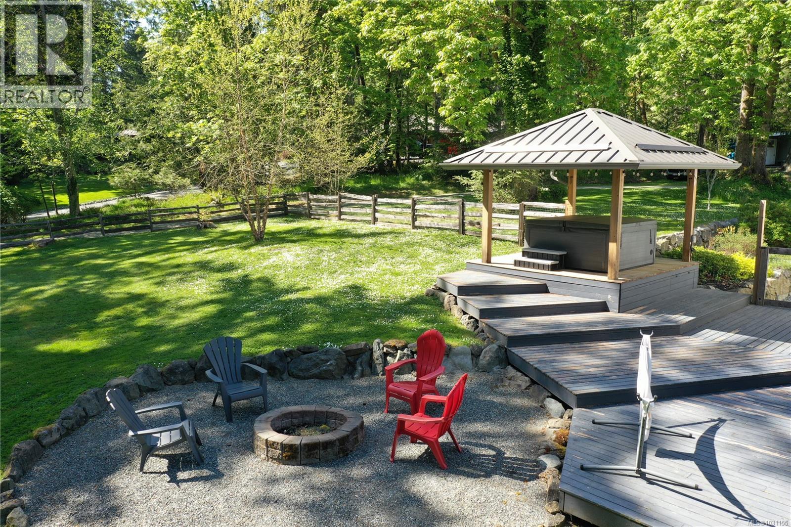 4299 Entrance Ave, Ladysmith