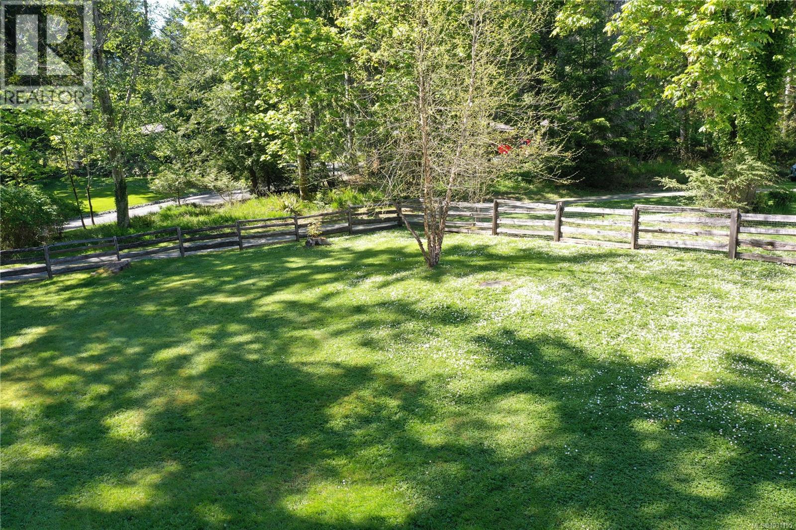 4299 Entrance Ave, Ladysmith