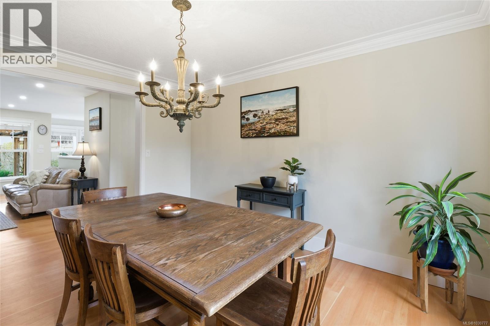 647 Temple St, Parksville