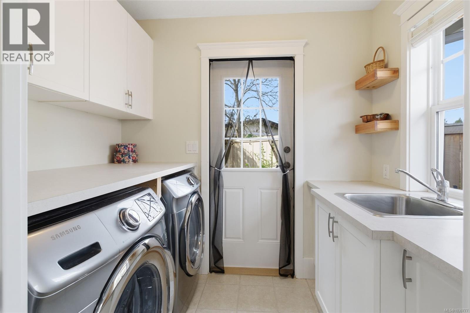 647 Temple St, Parksville