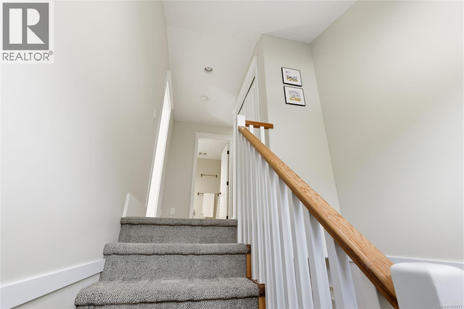 647 Temple St - 26