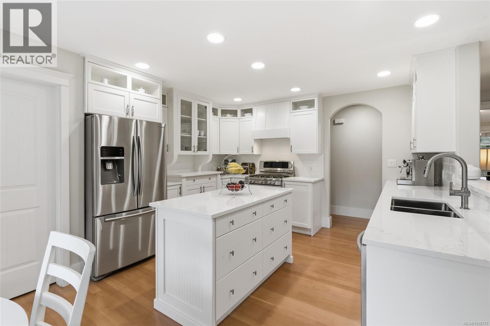 647 Temple St, Parksville