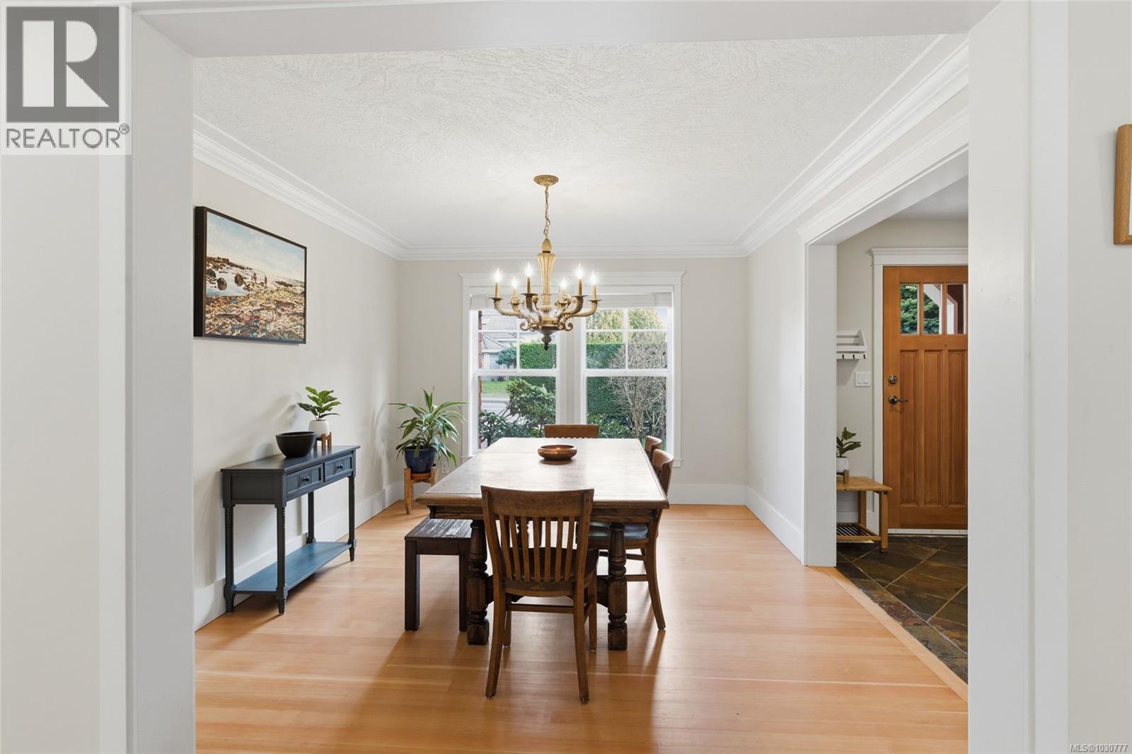 647 Temple St - 5