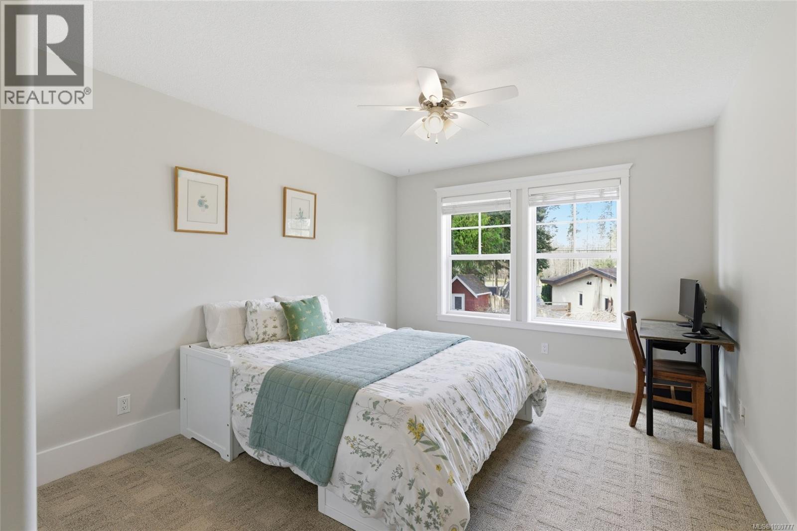 647 Temple St - 7