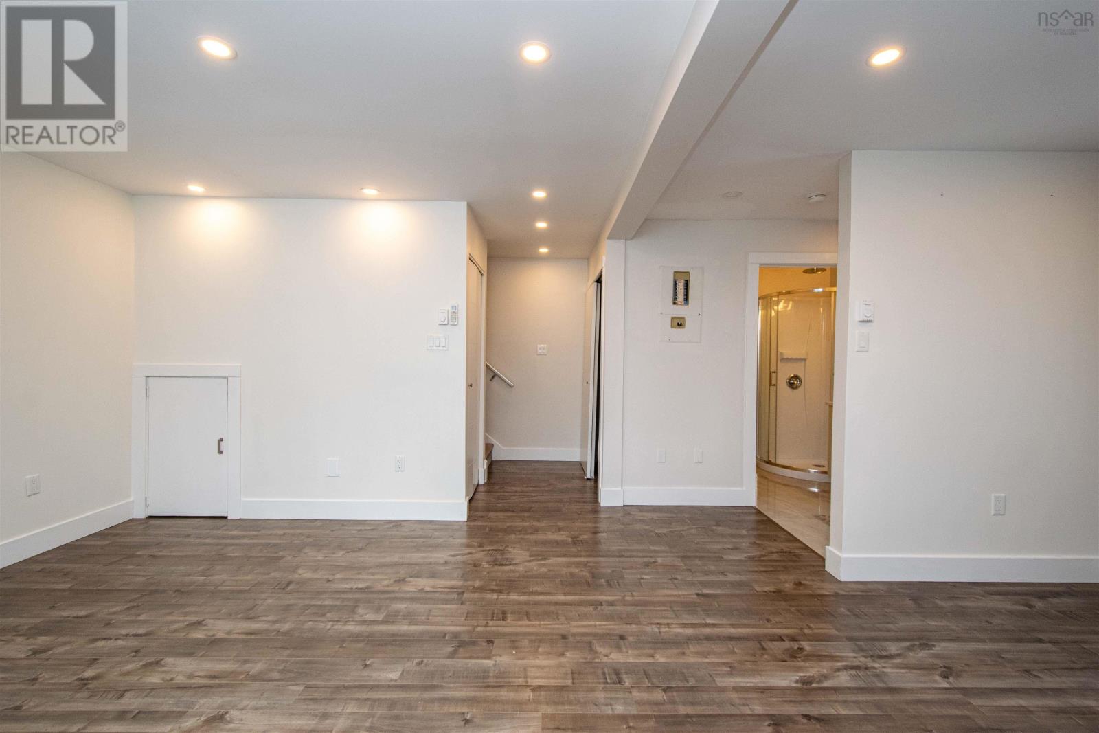 Property 33 of 49 of 5877 Gainsborough Place