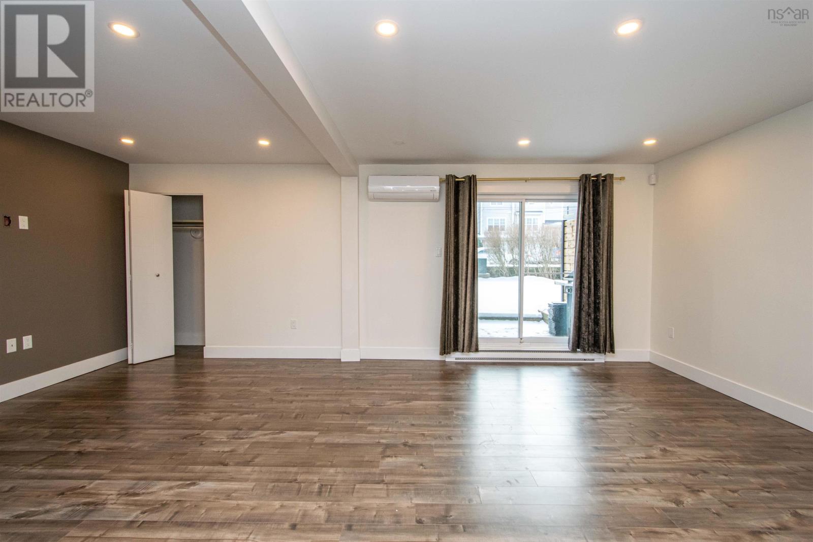 Property 31 of 49 of 5877 Gainsborough Place