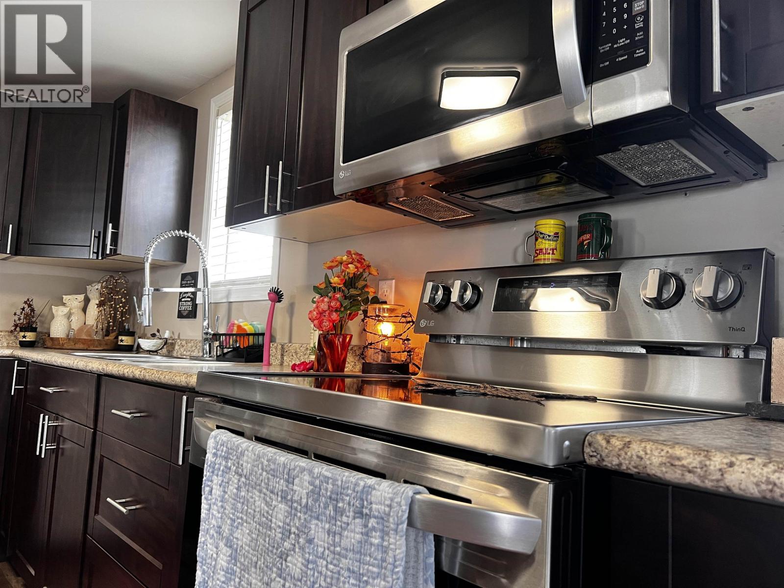 #43 8420 ALASKA ROAD - 13