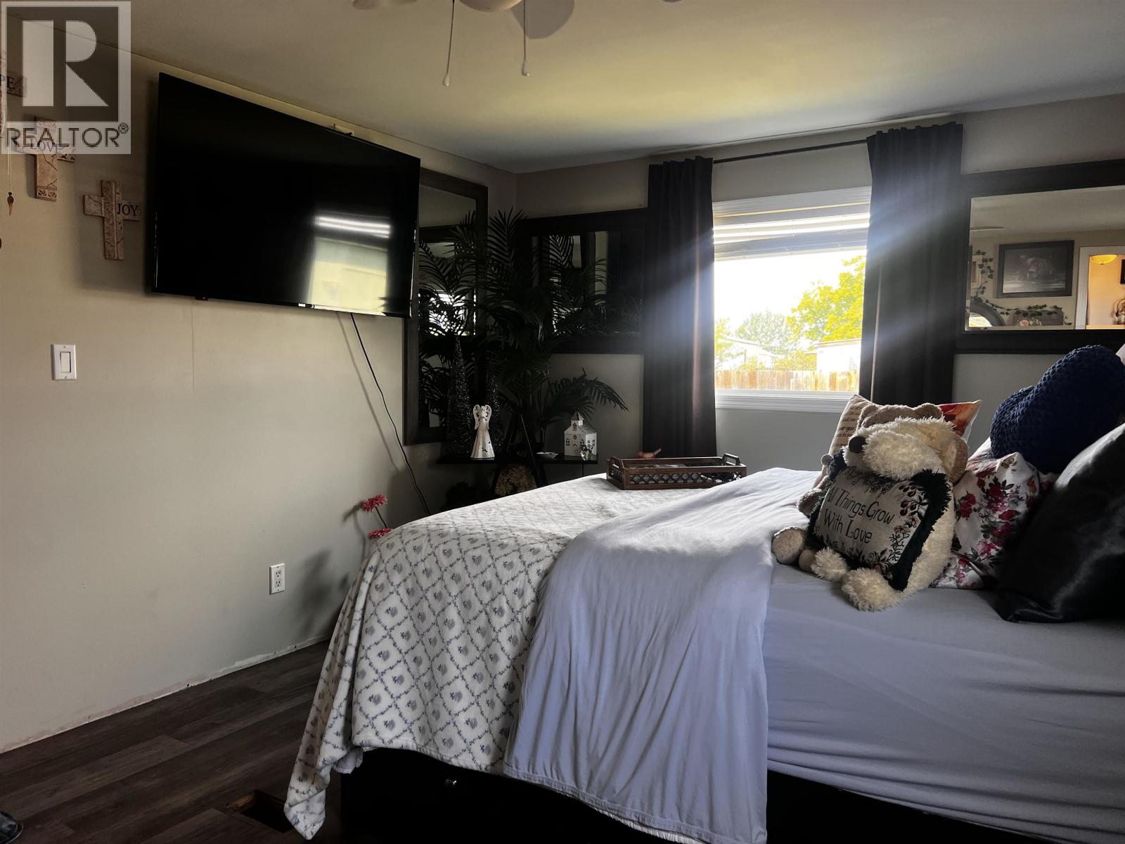 #43 8420 ALASKA ROAD - 24