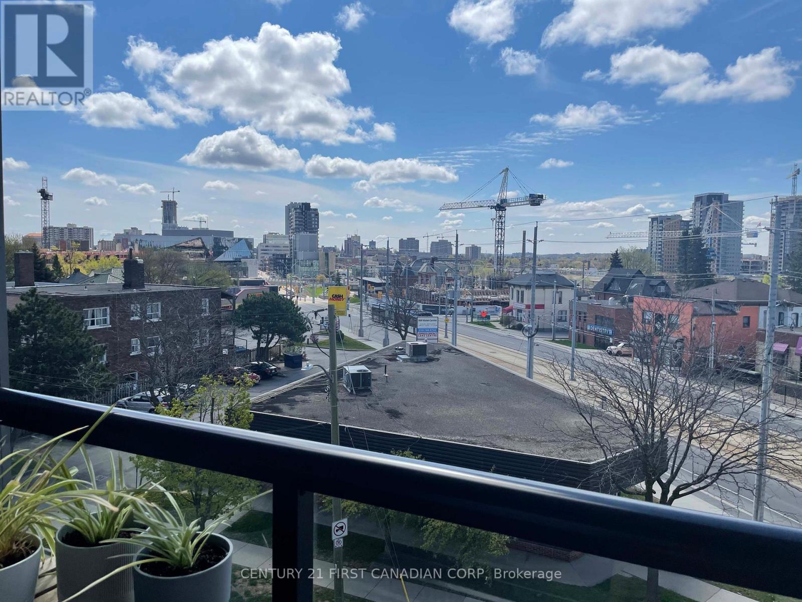 410 - 690 KING STREET W