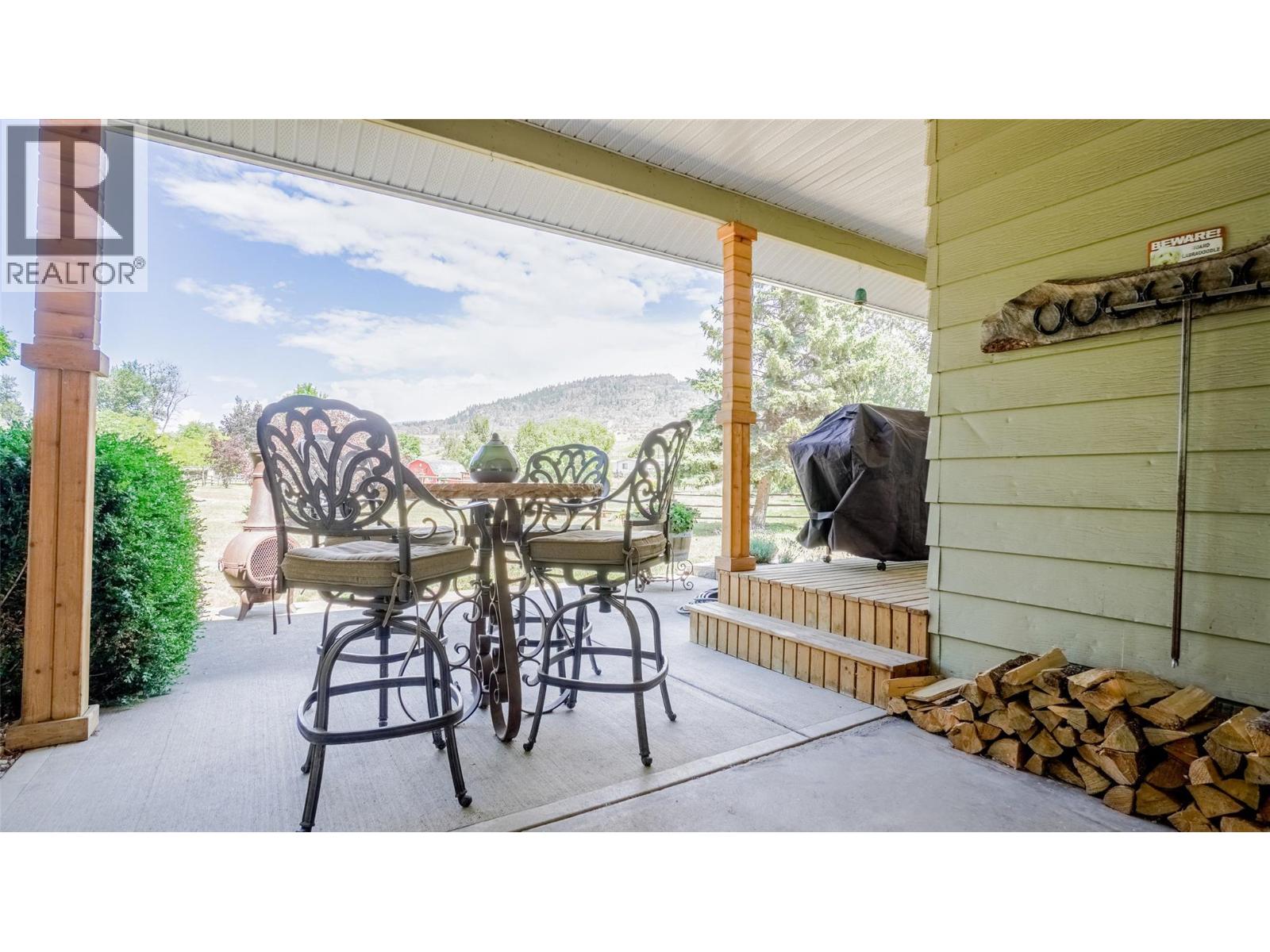 205 GREASEWOOD Avenue, Oliver