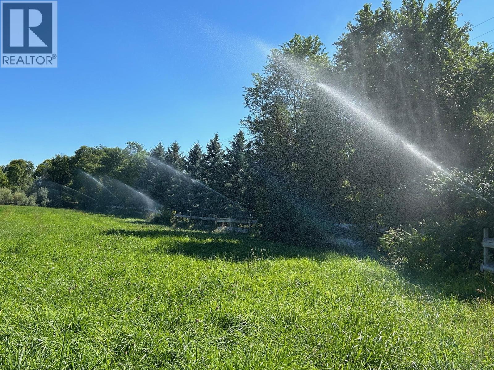 205 GREASEWOOD Avenue, Oliver