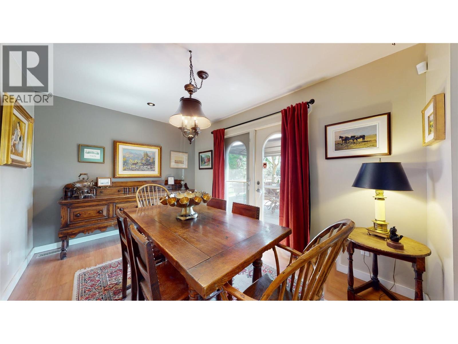 205 GREASEWOOD Avenue, Oliver