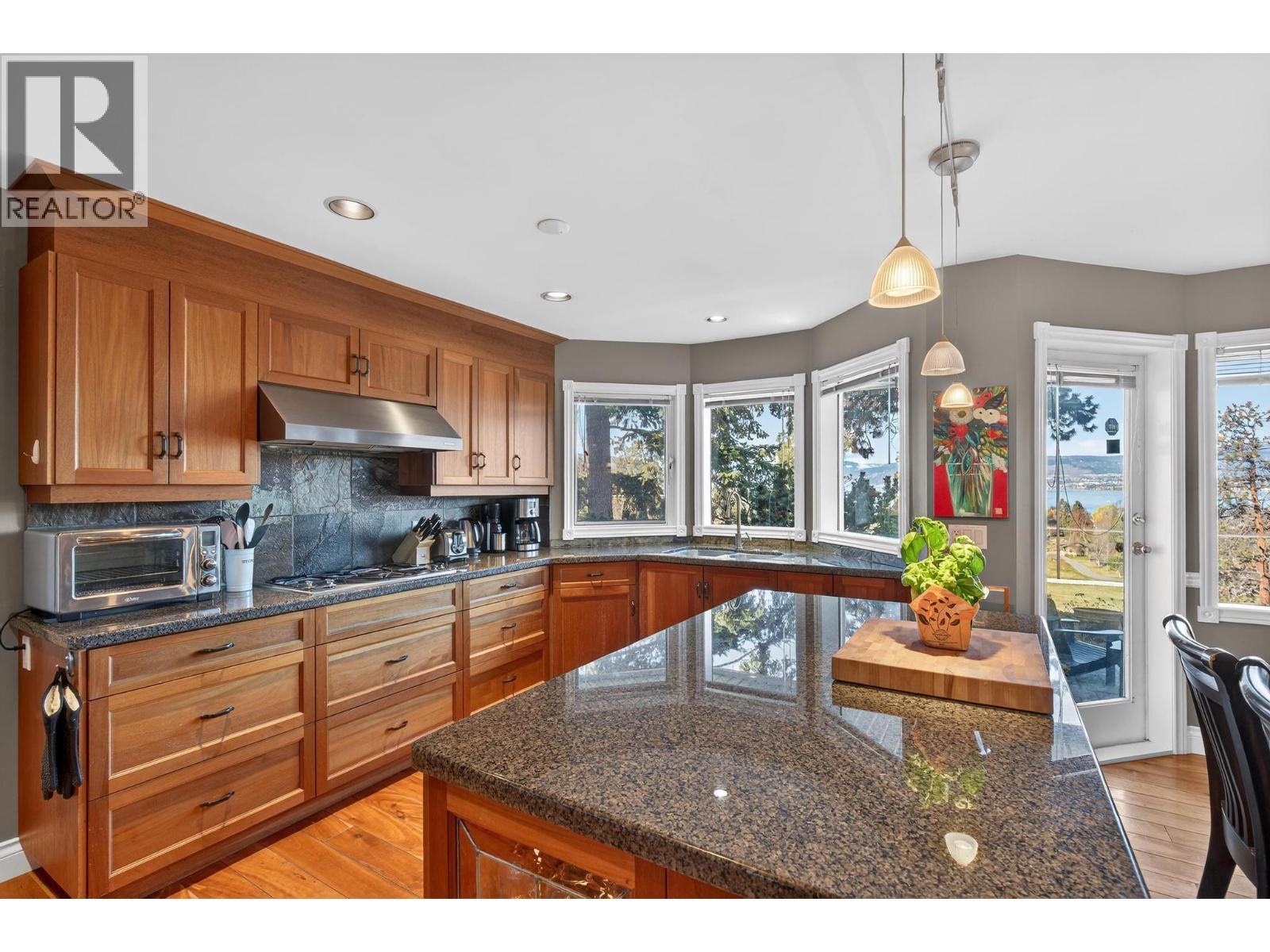 486 Bayhill Place, Kelowna