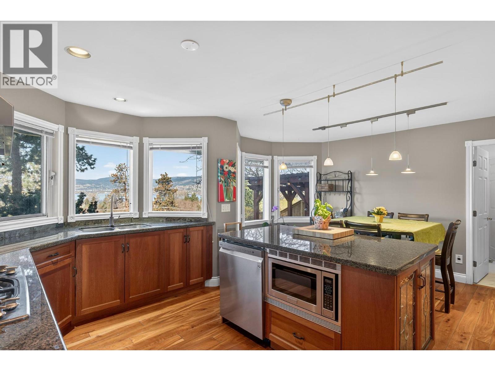 486 Bayhill Place, Kelowna