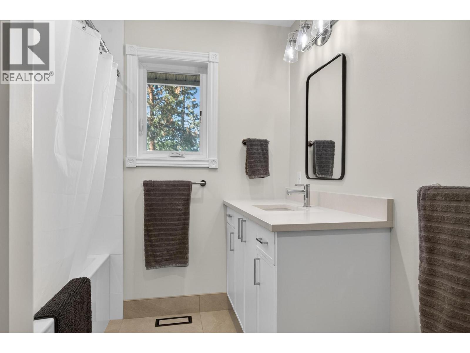 486 Bayhill Place, Kelowna