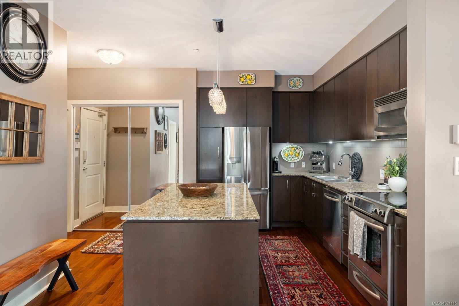 301 1375 Bear Mountain Pkwy, Langford