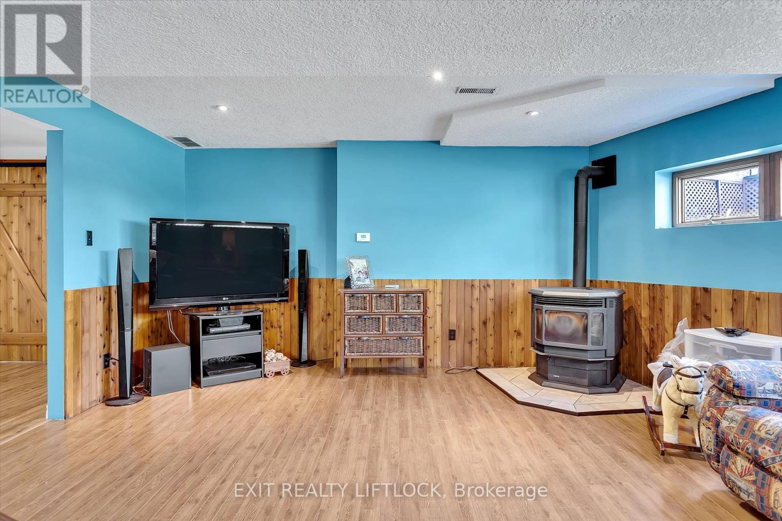 25 BALSAM ROAD - 27
