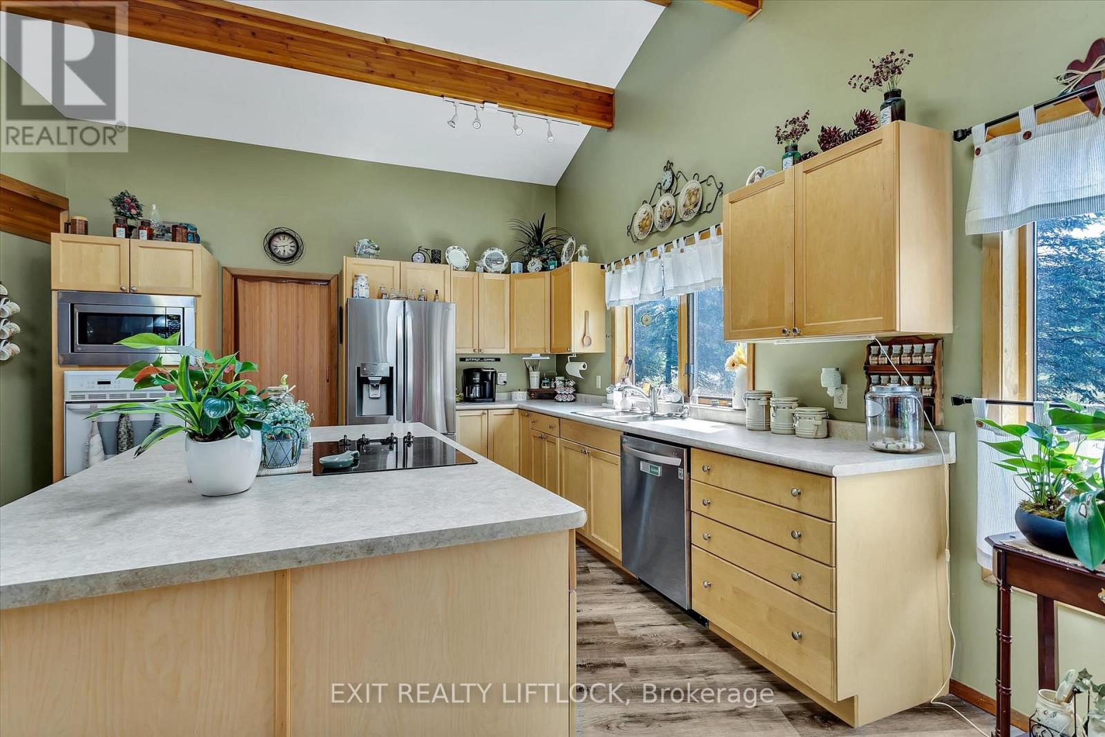 25 BALSAM ROAD - 7