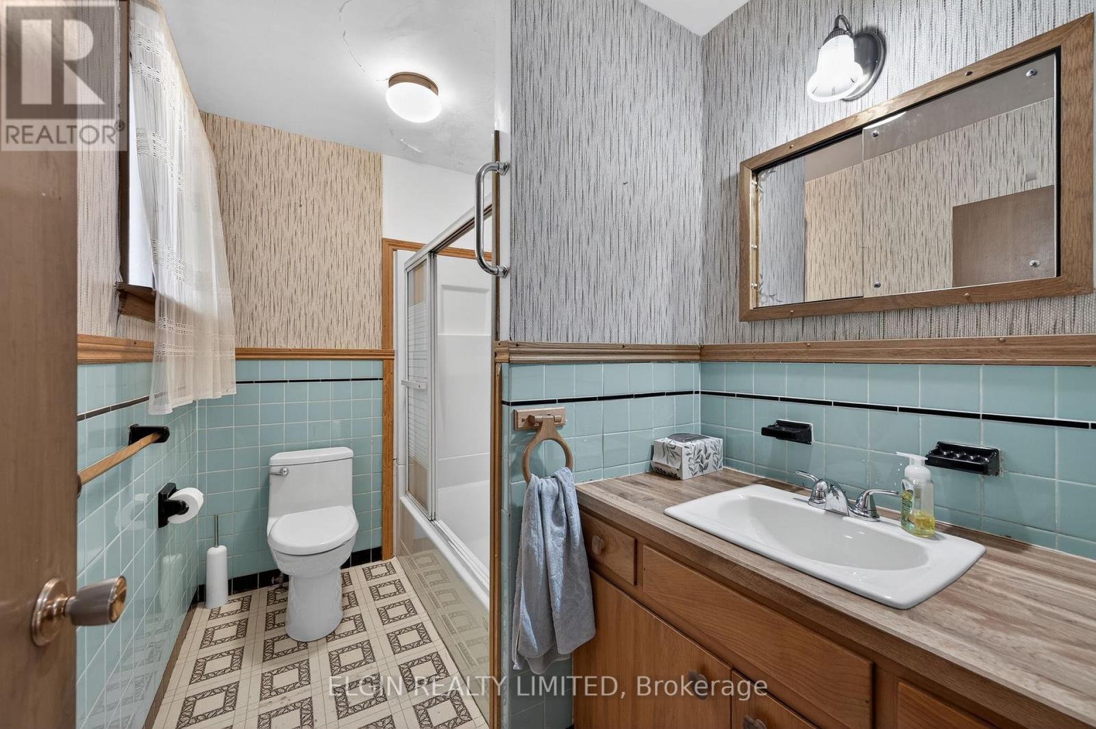 8 ERMATINGER STREET Property Photo