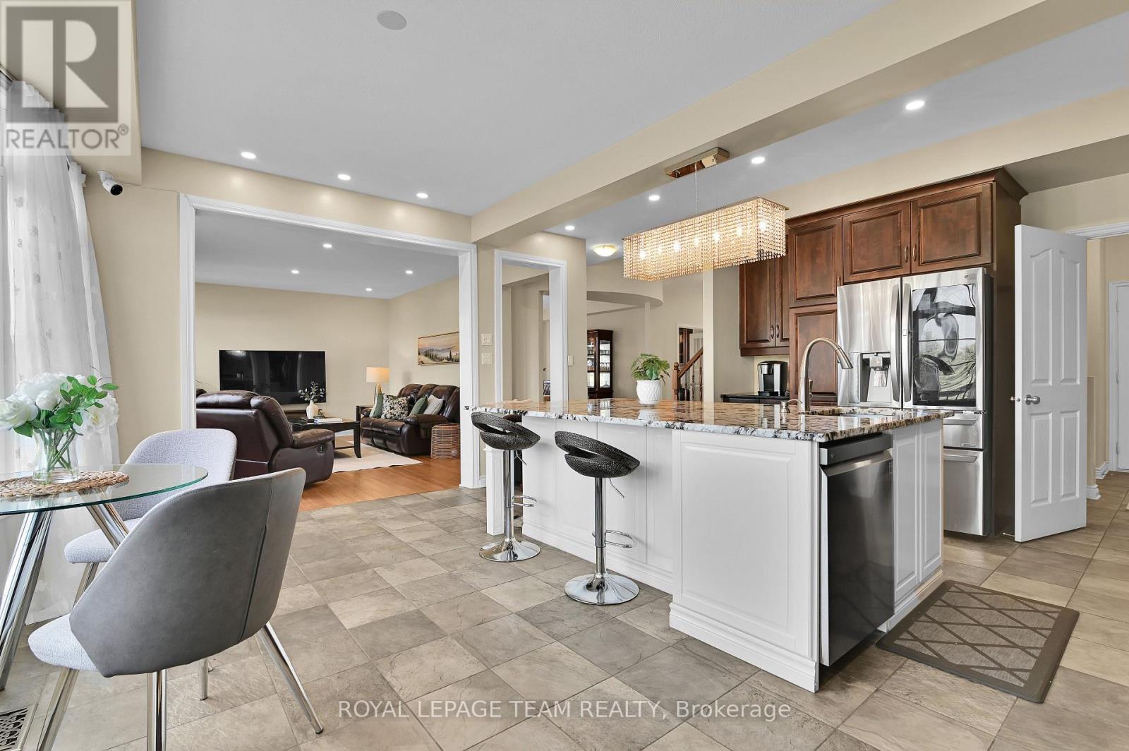 756 KILBIRNIE DRIVE - 11