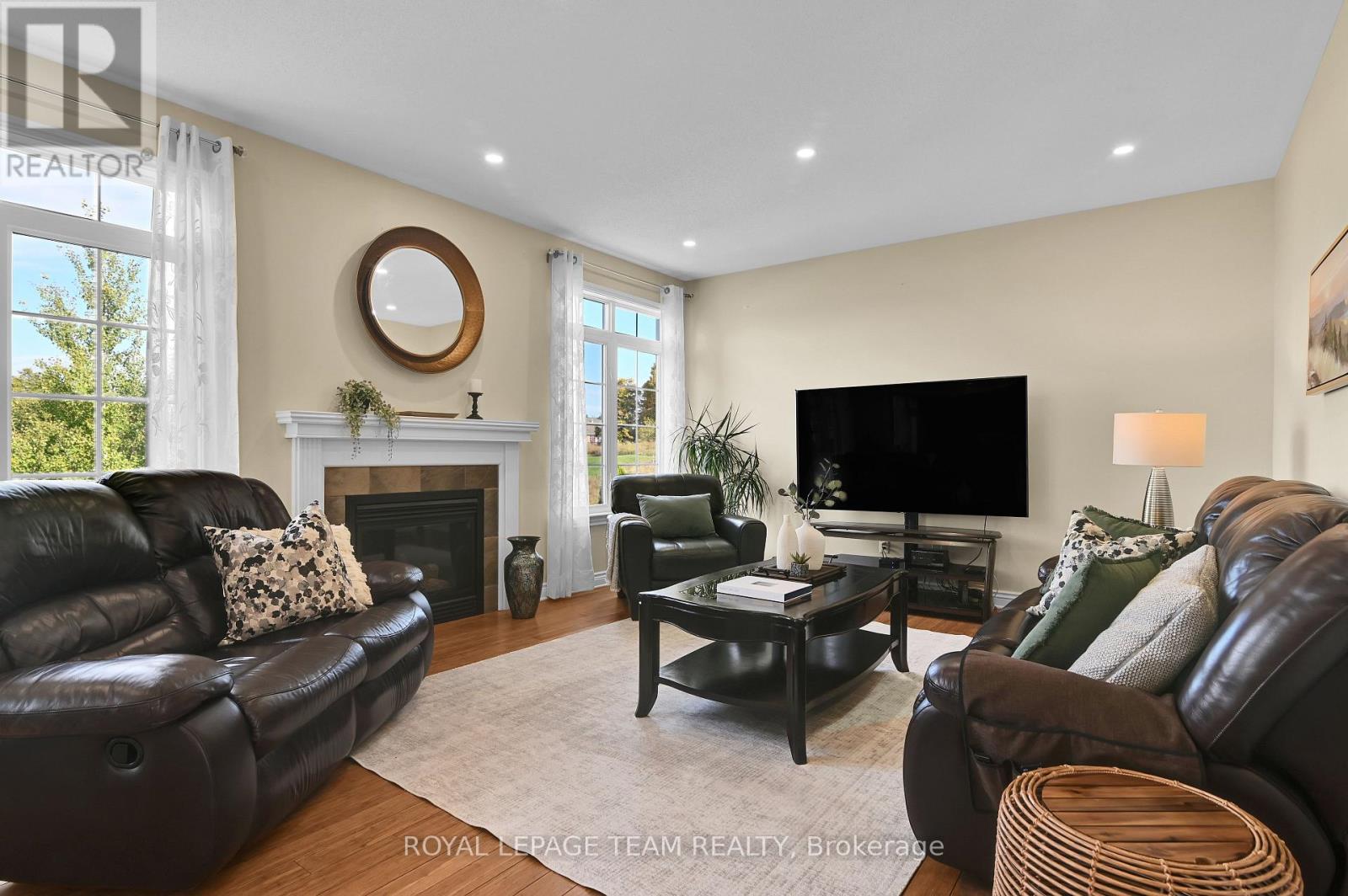 756 KILBIRNIE DRIVE - 8