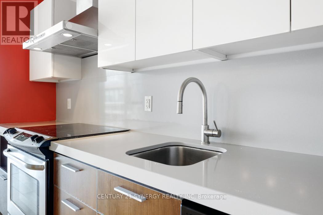 #633 340 MCLEOD STREET - 17