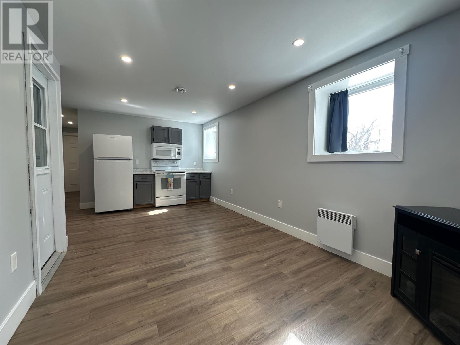 7 SPRING STREET - 31