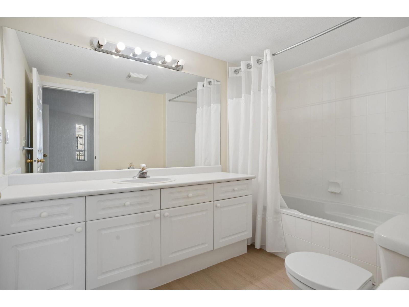 220 22025 48 AVENUE, Langley