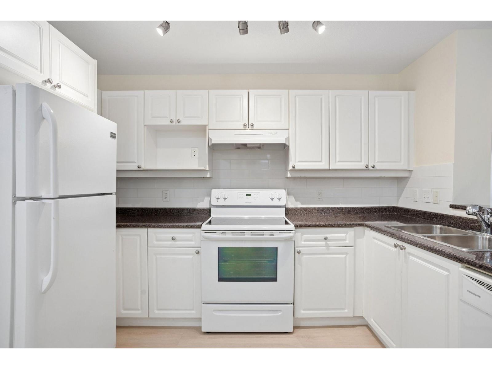 220 22025 48 AVENUE, Langley