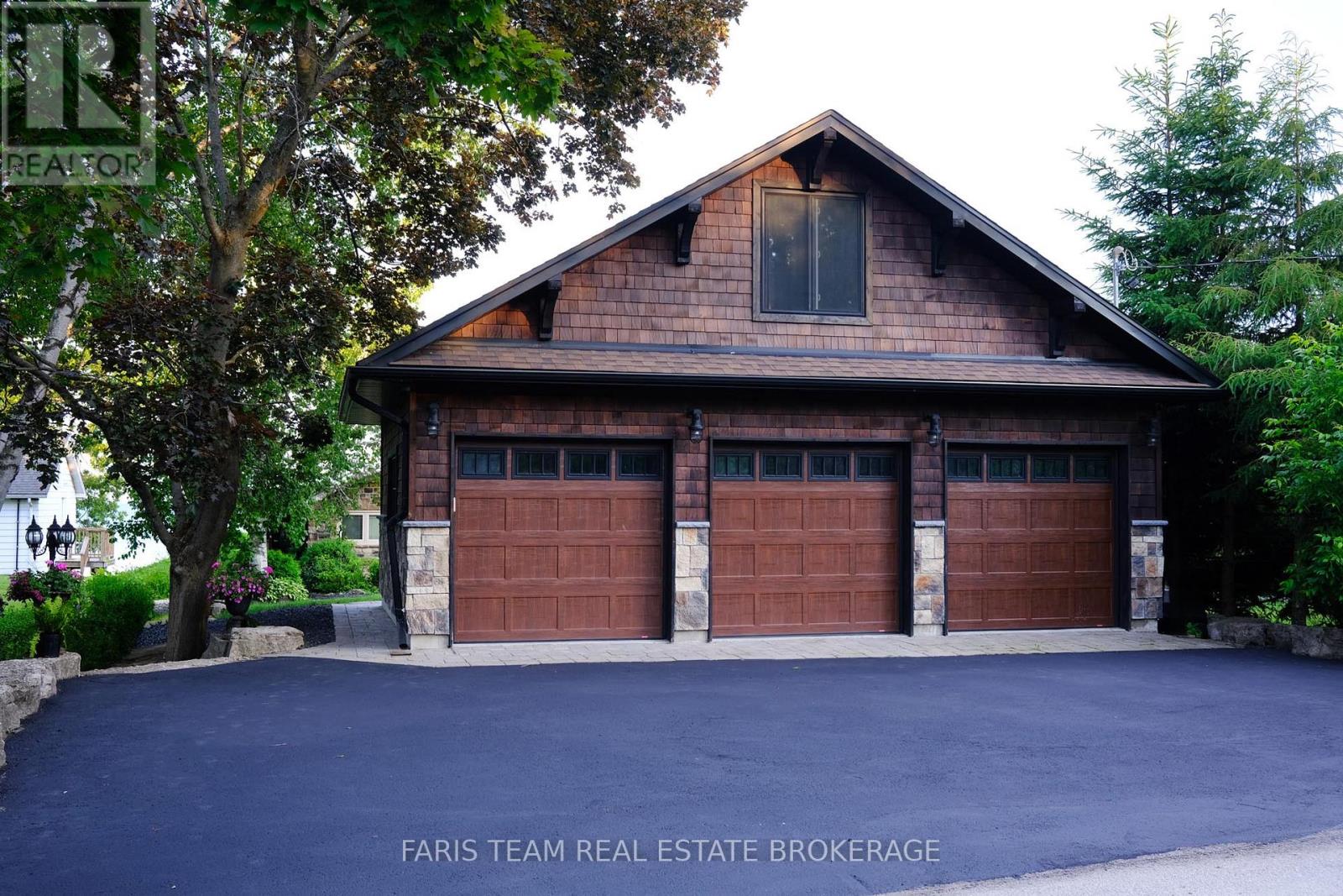 3 GREENWOOD FOREST ROAD