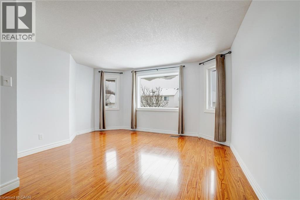 224 PINELAND Court, Waterloo, Ontario, N2T2S3 — Photo 23