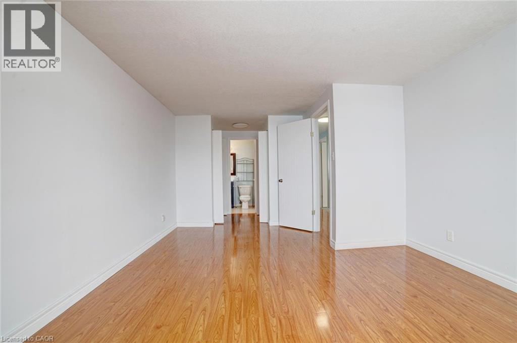 224 PINELAND Court, Waterloo, Ontario, N2T2S3 — Photo 25