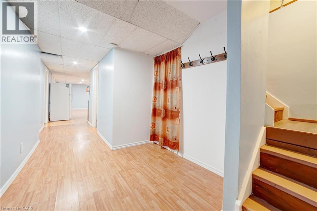 224 PINELAND Court, Waterloo, Ontario, N2T2S3 — Photo 36