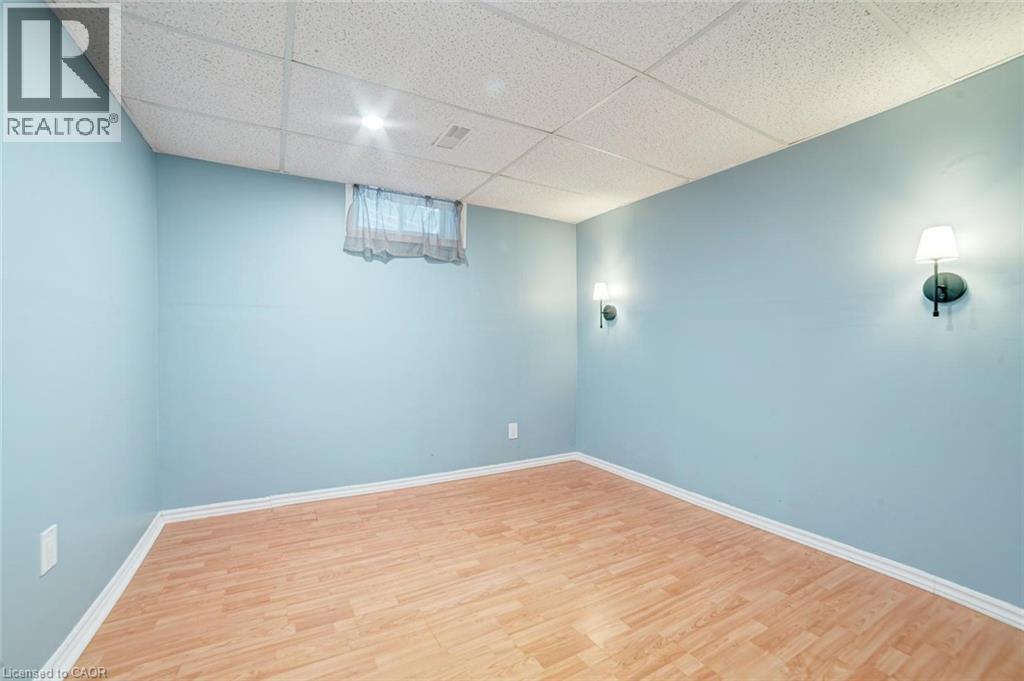 224 PINELAND Court, Waterloo, Ontario, N2T2S3 — Photo 41